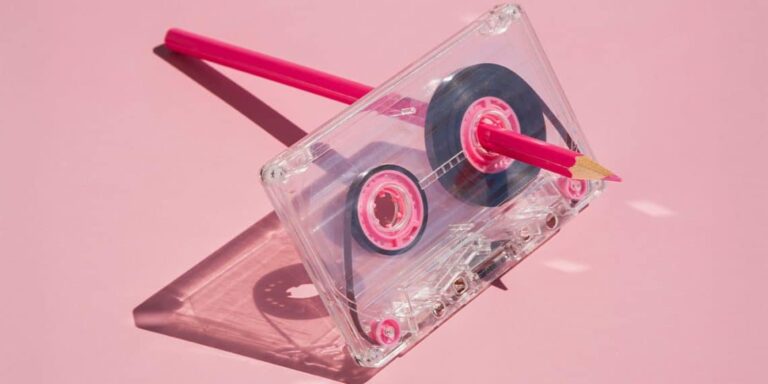 Porque as crianças gostam de repetir tudo?